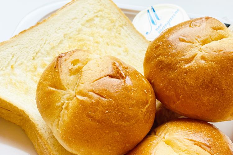朝食パン無料サービス<BR>コーヒーやジュースなどのドリンク、ゆで卵もご宿泊のお客様は無料でご利用頂けます。朝7時から10時までの間にどうぞ。