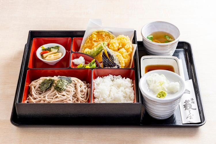 朝食一例：築地藪そば