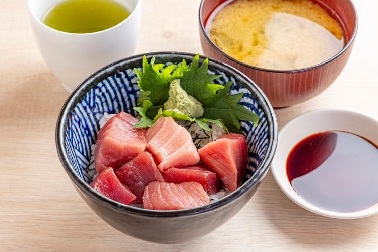 朝食一例：てっか屋