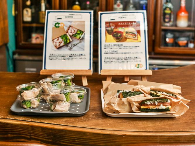 朝食イメージ：QBTとポーたまおにぎり