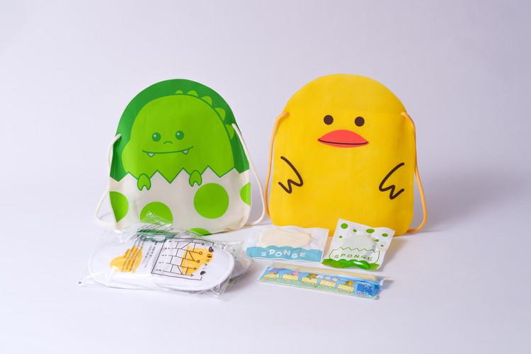 お子様用の歯ブラシ、ボディスポンジ、スリッパをフロントにてご希望の方へお渡しております。