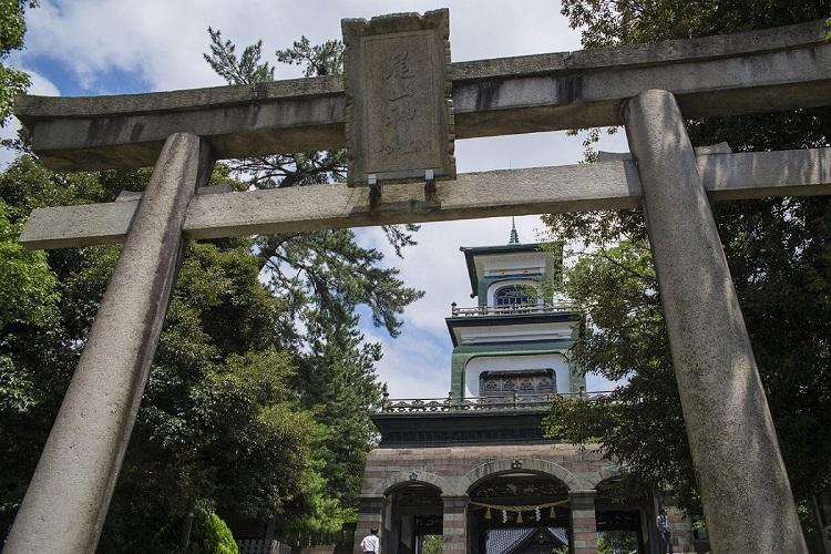 尾山神社神門(写真提供：金沢市）【当館出て左へ、尾山神社交差点右折 徒歩約20分】