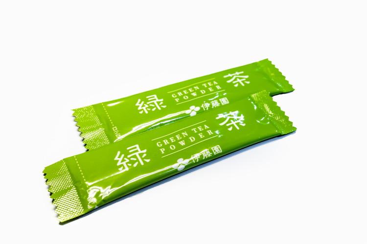 客室には、温かい飲み物が飲めるように緑茶をご用意。