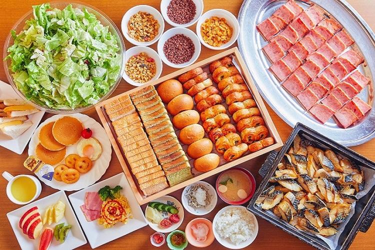 朝食バイキング