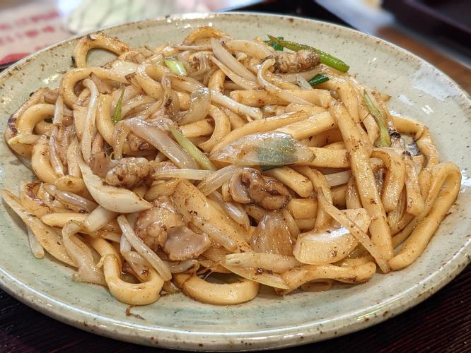 山ホルモンうどん