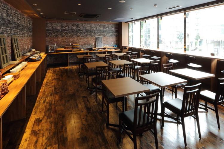 レストラン『ダイニング四季彩』店内