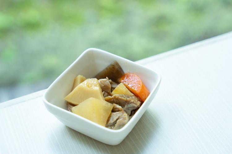 朝食盛り付け例　筑前煮