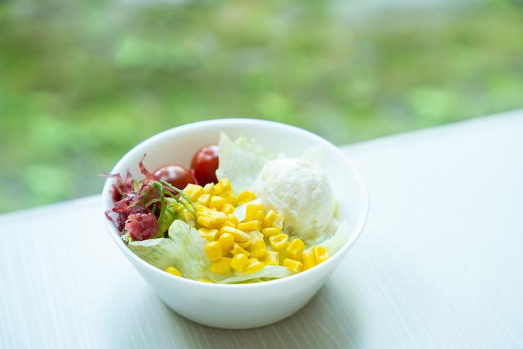 朝食盛り付け例　サラダ