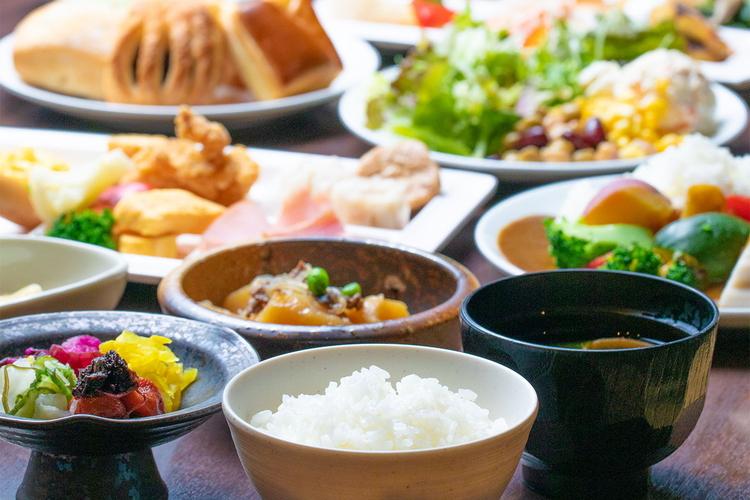 【朝食】和・洋・アジアン料理で満たされる朝食ビュッフェ