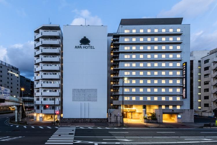 【駐車場】先着順にて承っております。※23：00〜翌7：00の入出庫はいたしかねます。