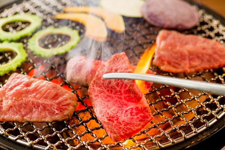 【リゾート内レストラン/炭火焼肉 琉宮苑】数量限定の特選宮古牛や、宮古島近海の新鮮な魚介類をご用意 数量限定の特選宮古牛や、宮古島近海の新鮮な魚介類をお楽しみいただけます。