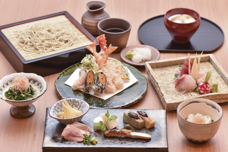 【リゾート内レストラン/蕎麦居酒屋 彩海】自家製蕎麦と厳選した生簀活魚を堪能できるメニューをご用意