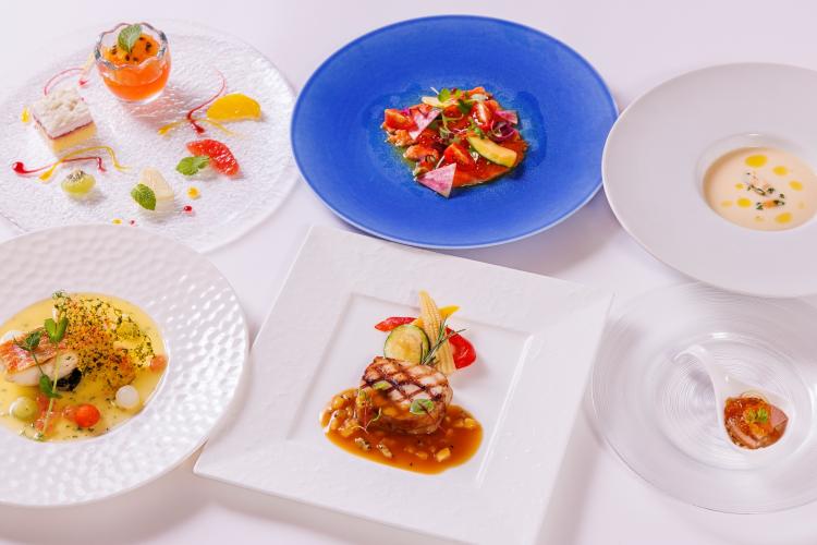 【リゾート内レストラン/シギラタートルベイ】宮古島の新鮮な魚介と島野菜を贅沢に使用した本格シーフードレストラン。様々なシーンに合わせて、是非ご利用ください。