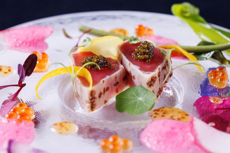【ホテル内レストラン/グランマーレ】高級イタリア料理レストラン。魅惑的な食の旅へと皆様を誘います。
