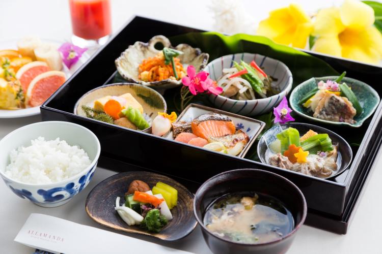 【ホテル内レストラン/マラルンガ和琉創作】朝食イメージ。和食、洋食と共に琉球料理を愉しめるこだわりのブッフェ。