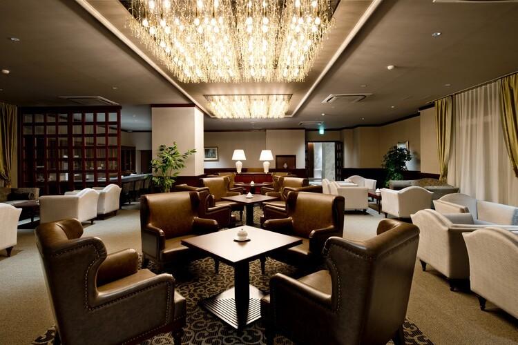 ■ラウンジ／営業時間：１０時〜１７時