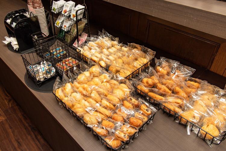 【無料軽朝食】パン