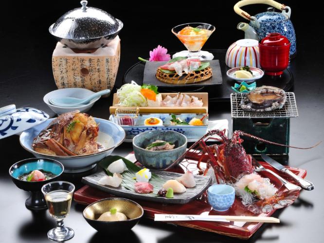 25春夏の渚会席（伊勢海老造りは2名盛）