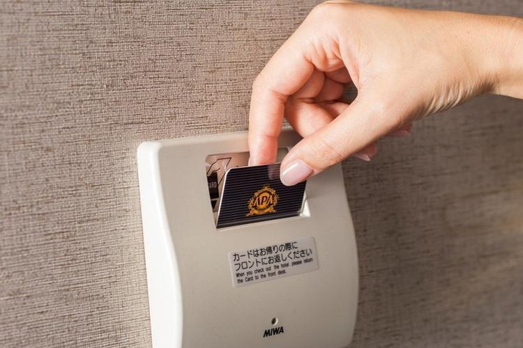 【省エネスイッチ】カードキーを差すと部屋の電源ON。環境に配慮した「省エネスイッチ」