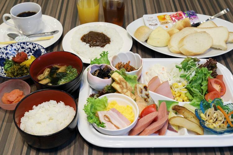 朝食バイキング一例