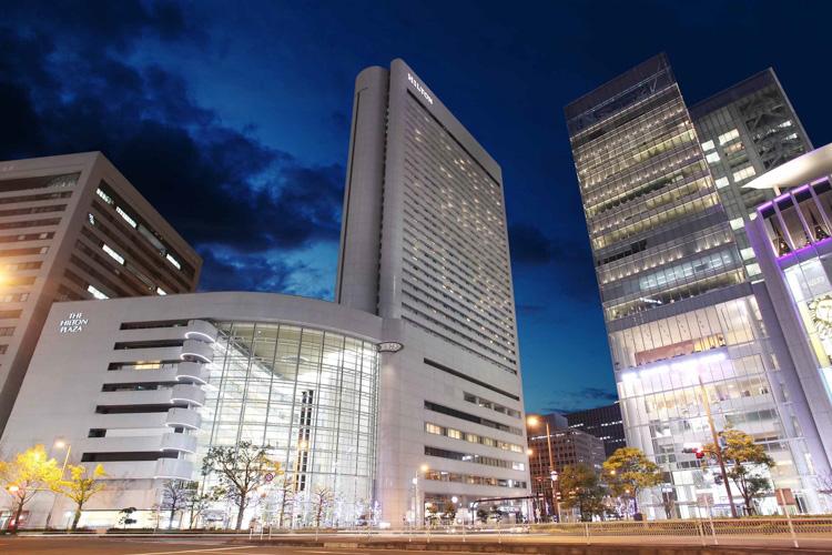JR大阪駅前のヒルトン大阪は、梅田のランドマーク的な存在
