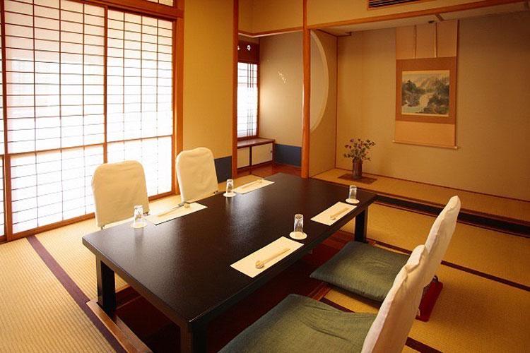 ホテル内レストラン「月亭」店内