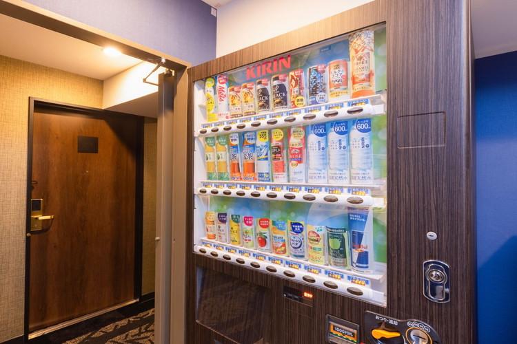 ■館内2Fに自動販売機をご用意。