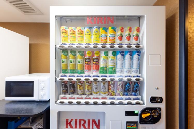 1階3階5階ソフトドリンク自販機