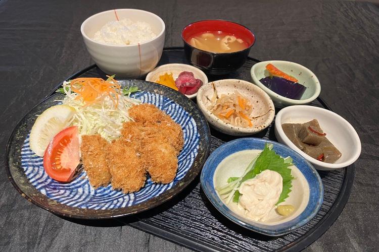 ?廣新米穀 高崎駅前店　カキフライ御膳