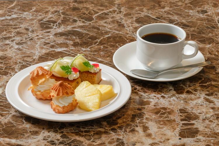 朝食ビュッフェ一例　デザート・コーヒー