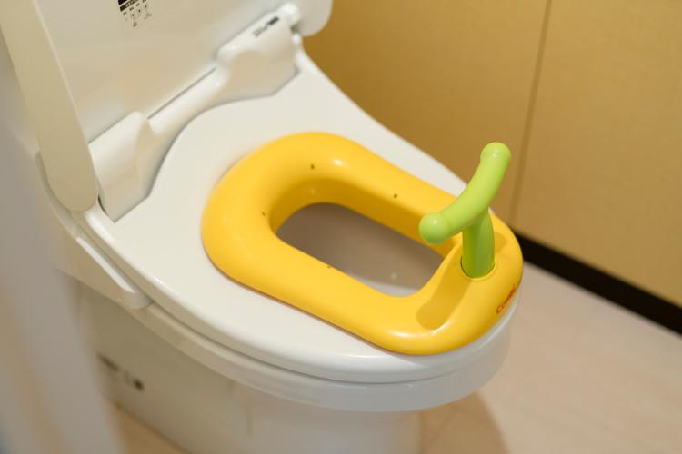 □お子様用補助便座（無料貸し出し／要予約）
