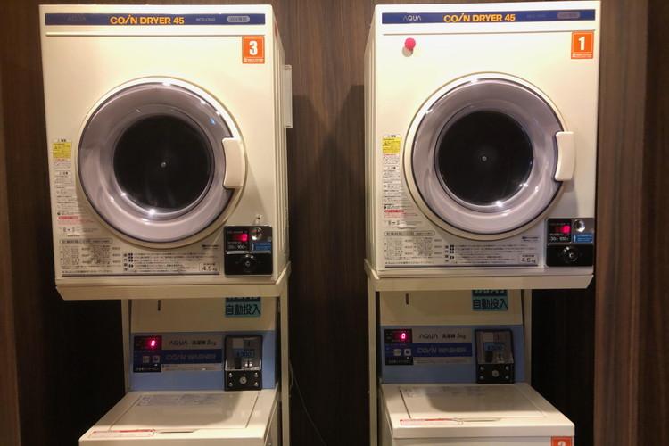 2階にコインランドリーを設置。（洗濯1回300円、乾燥30分100円）