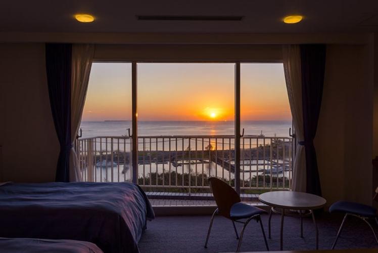 お部屋から見える夕日