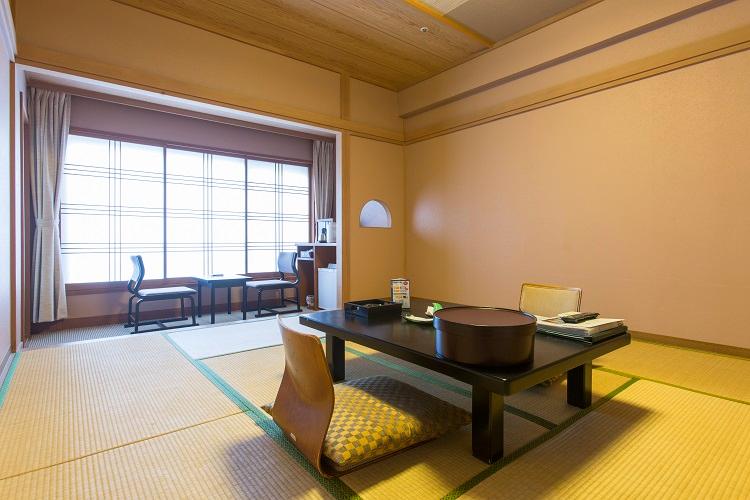 本館10畳和室　床の間、広縁付、お部屋のお風呂も温泉です