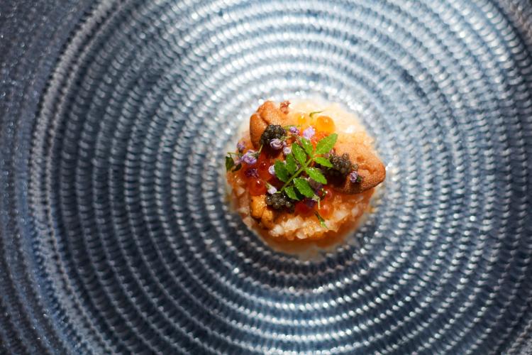 【リゾート内レストラン/マラルンガ和琉創作】会席料理をベースにした和琉創作料理をご提供しております。 沖縄、宮古島特有の食材をいかし、会席料理をベースにした和琉創作料理をご提供しております。