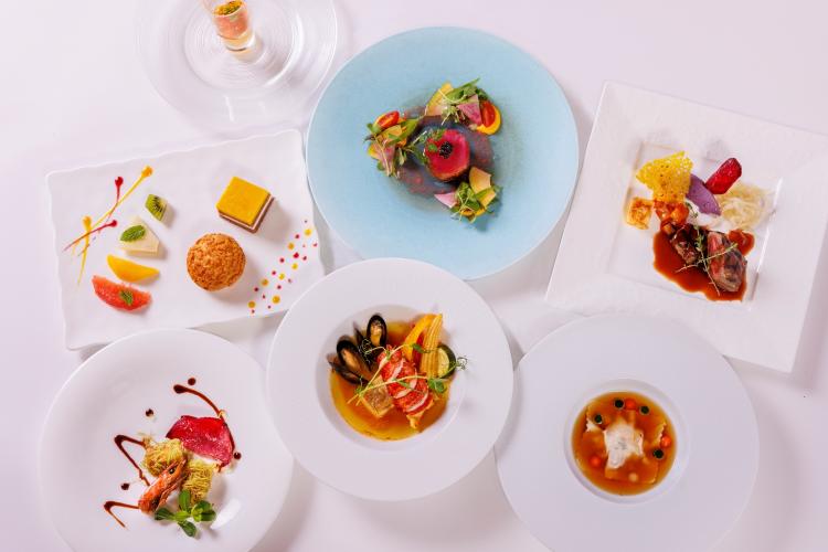 【近隣レストラン/シギラタートルベイ】コース料理は3種類ご用意しております。