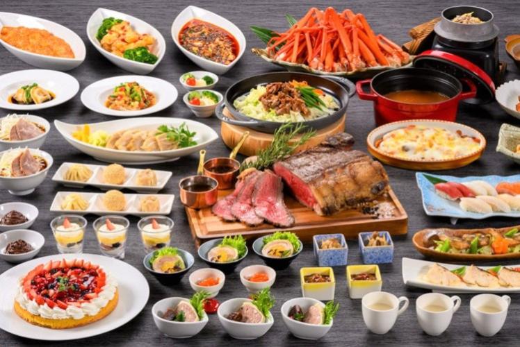 【ディナーブッフェ】<BR>北海道食材を使用したさまざまなメニューや、ライブキッチンによる出来たて料理が楽しめるブッフェ形式のレストランです。（冬イメージ）