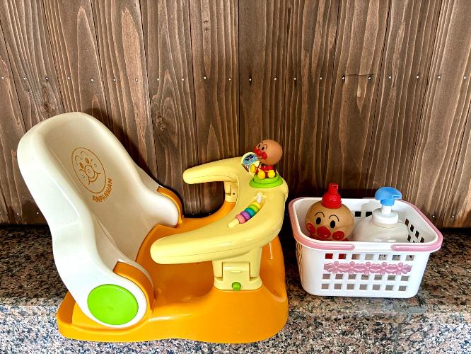 お子様用のシャンプー、ボディーソープ、椅子を男女それぞれの大浴場に1組ずつご用意しております。