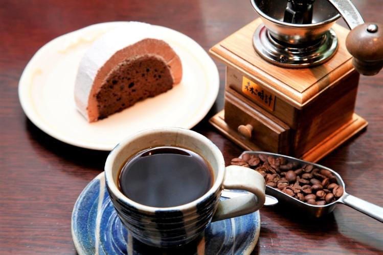 【珈琲 森の時計】<BR>香ばしい豆のかおりが漂う店内でドラマのシーンような時間をお過ごしください