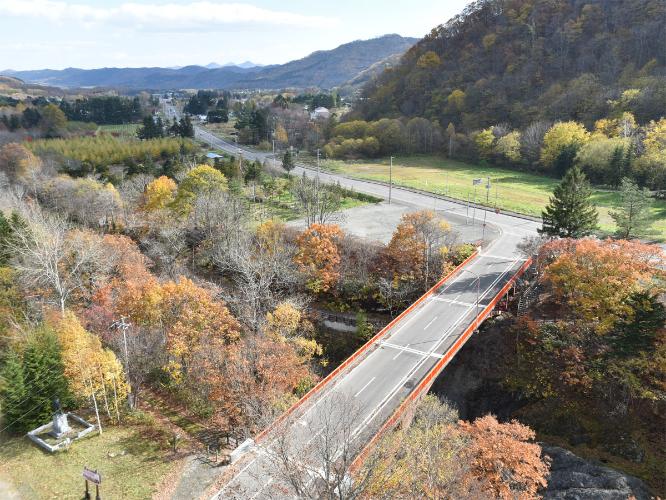 【錦仙峡】遊歩道からの四季折々の自然を堪能いただけます。