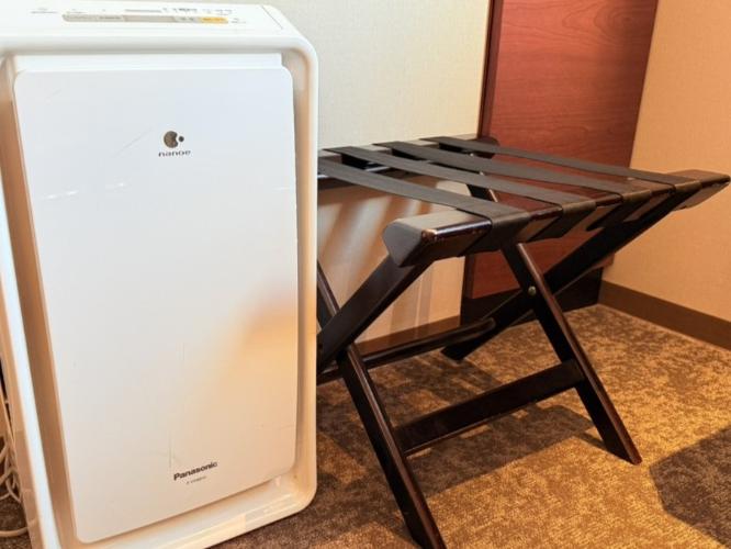 加湿付き空気清浄機／バゲージラック　全室お部屋に設置がございます。