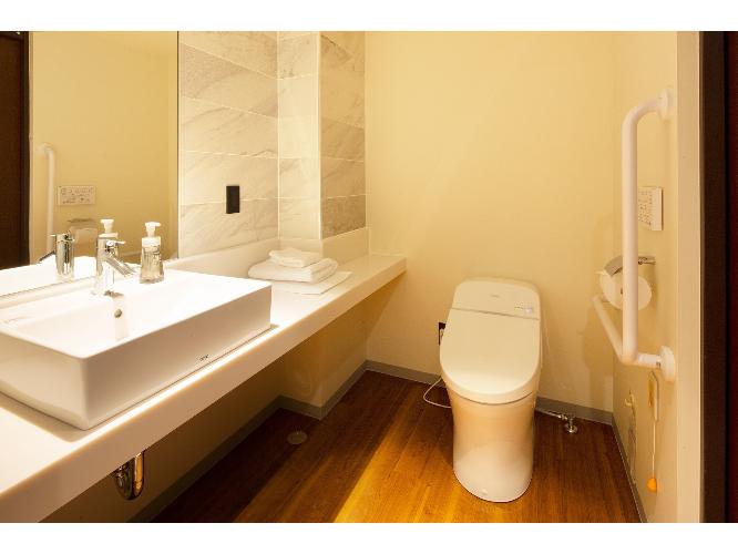 スーペリアダブルルームは浴室とトイレが別です。