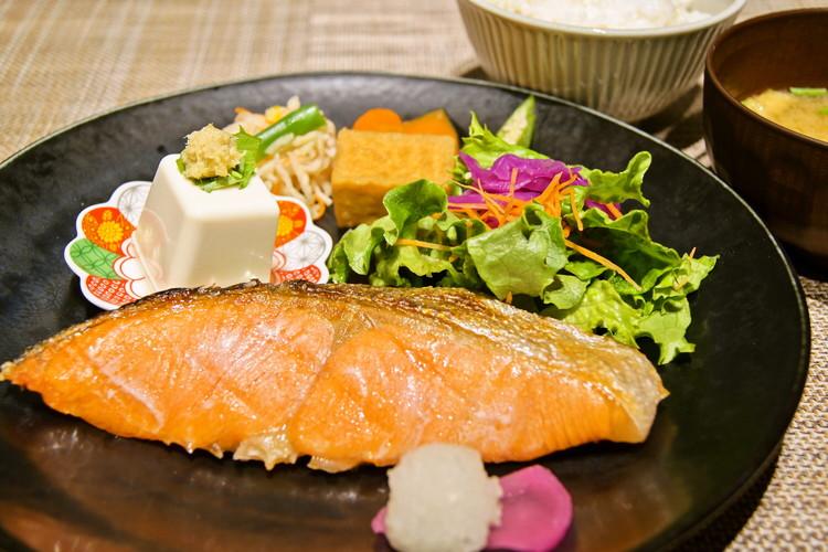 【和膳】当館から徒歩1分！選べる3種の朝食メニュー