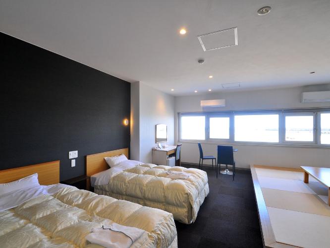 【デラックスツイン】6名まで収容可能な広々和洋室