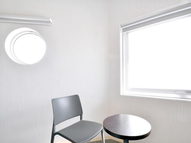 【洋室シングル（角部屋）】調度品