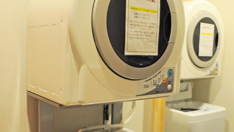 【ランドリー】洗濯機：300円/1回　乾燥機：200円/1回　にてご利用いただけます。