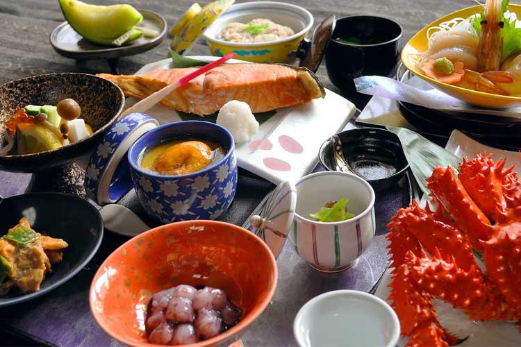 【館膳-YAKATA-ZEN】花咲ガニはじめ、季節の旬の海鮮をご提供いたします。