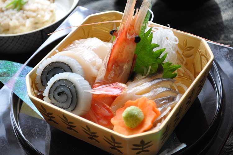 【夕食の一例】お造り三点盛り
