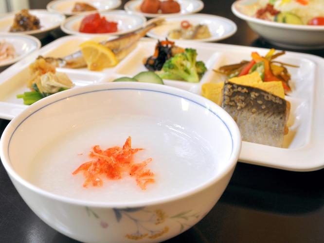【朝食】北海道米「おぼろづき」おかゆ