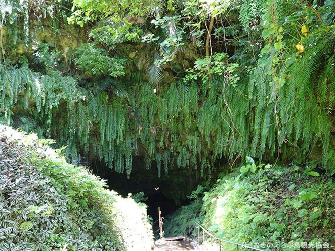 【周辺観光】「暗川・高倉」　地下深くまで階段を下がって見学できます